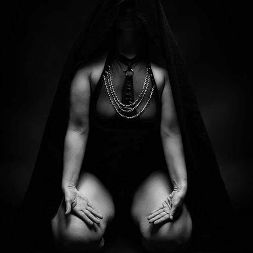 Sub Escort Leonie